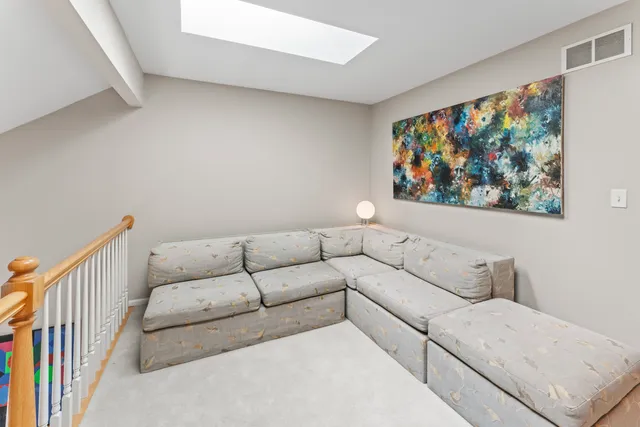 $3,250 | 566 West Bridge View Court, Palatine, IL 60067