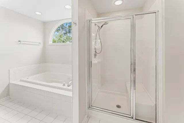 $3,250 | 566 West Bridge View Court, Palatine, IL 60067