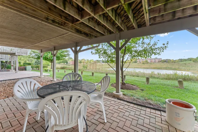 $3,250 | 566 West Bridge View Court, Palatine, IL 60067