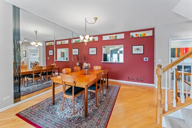 $3,250 | 566 West Bridge View Court, Palatine, IL 60067