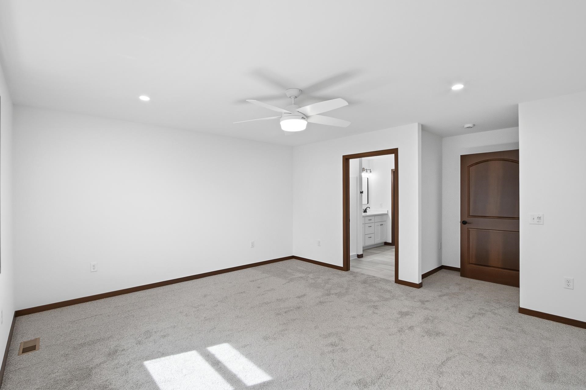 514 Roosevelt Street Baraboo, WI 53913 - Photo 9 of 19