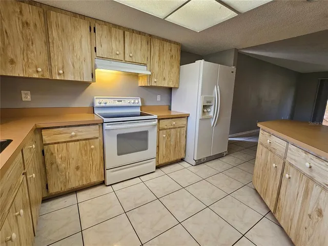 $199,000 | 501 Albee Farm Road, Unit V12, Venice, FL 34285