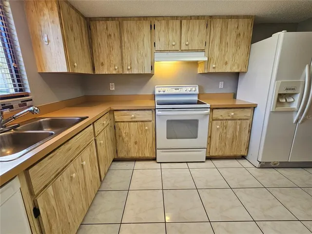 $199,000 | 501 Albee Farm Road, Unit V12, Venice, FL 34285