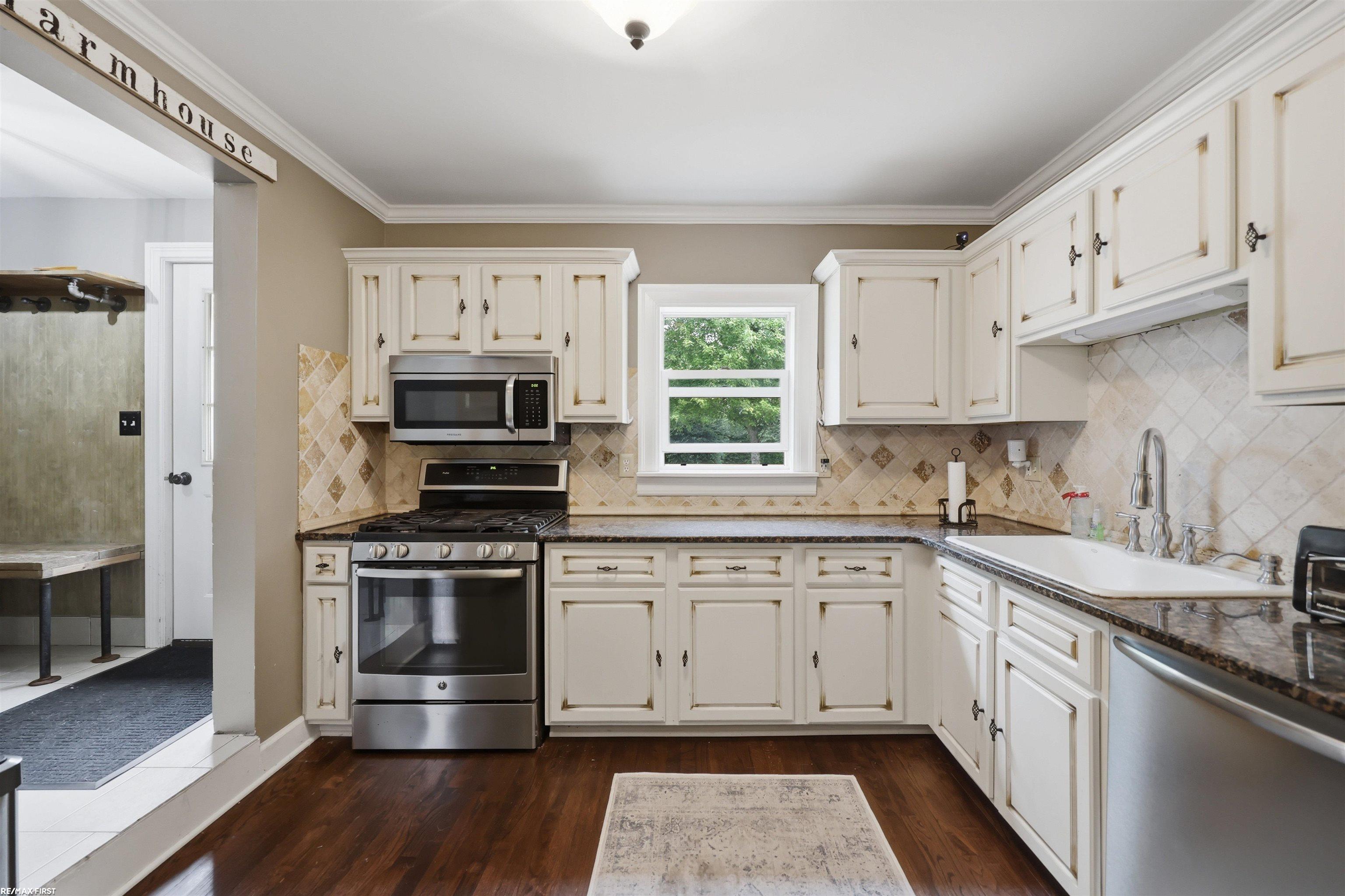 125 West Gates Street Romeo, MI 48065 - Photo 8 of 48
