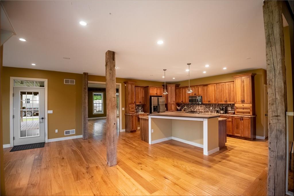4012 New Castle Road Pulaski, PA 16143 - Photo 7 of 37 Gallery Image 7