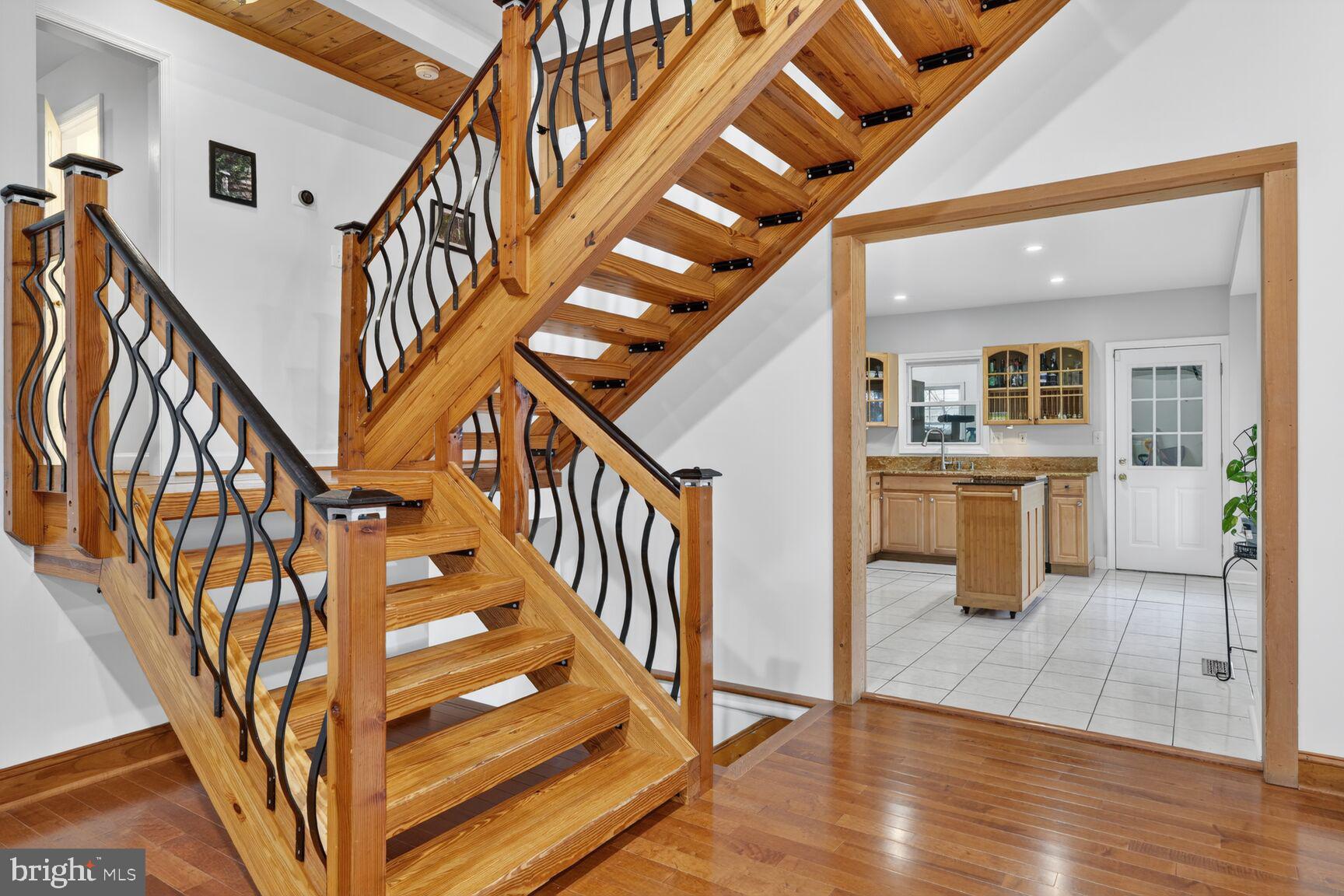 4406 Roundhill Road Alexandria, VA 22310 - Photo 14 of 48 Gallery Image 14
