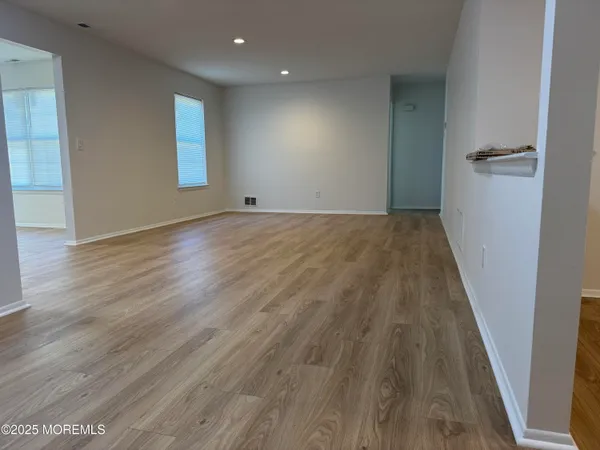 $2,700 | 709 Zlotkin Circle, Unit 5, Freehold, NJ 07728
