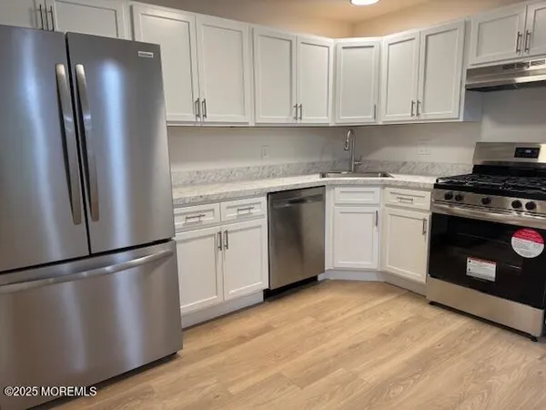 $2,700 | 709 Zlotkin Circle, Unit 5, Freehold, NJ 07728