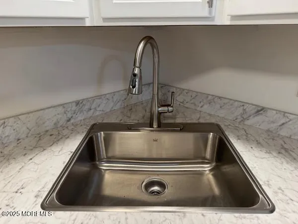 $2,700 | 709 Zlotkin Circle, Unit 5, Freehold, NJ 07728