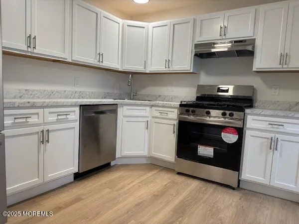 $2,700 | 709 Zlotkin Circle, Unit 5, Freehold, NJ 07728
