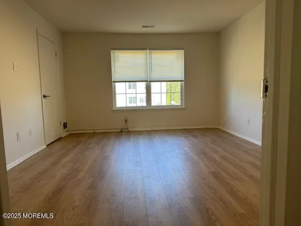 $2,700 | 709 Zlotkin Circle, Unit 5, Freehold, NJ 07728