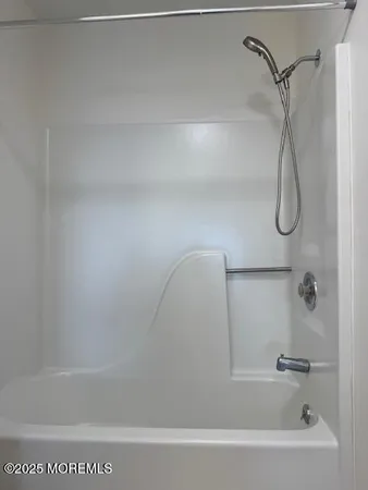$2,700 | 709 Zlotkin Circle, Unit 5, Freehold, NJ 07728