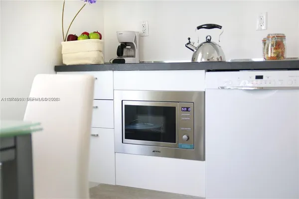 $2,500 | 811 Jefferson Avenue, Unit 104, Miami Beach, FL 33139