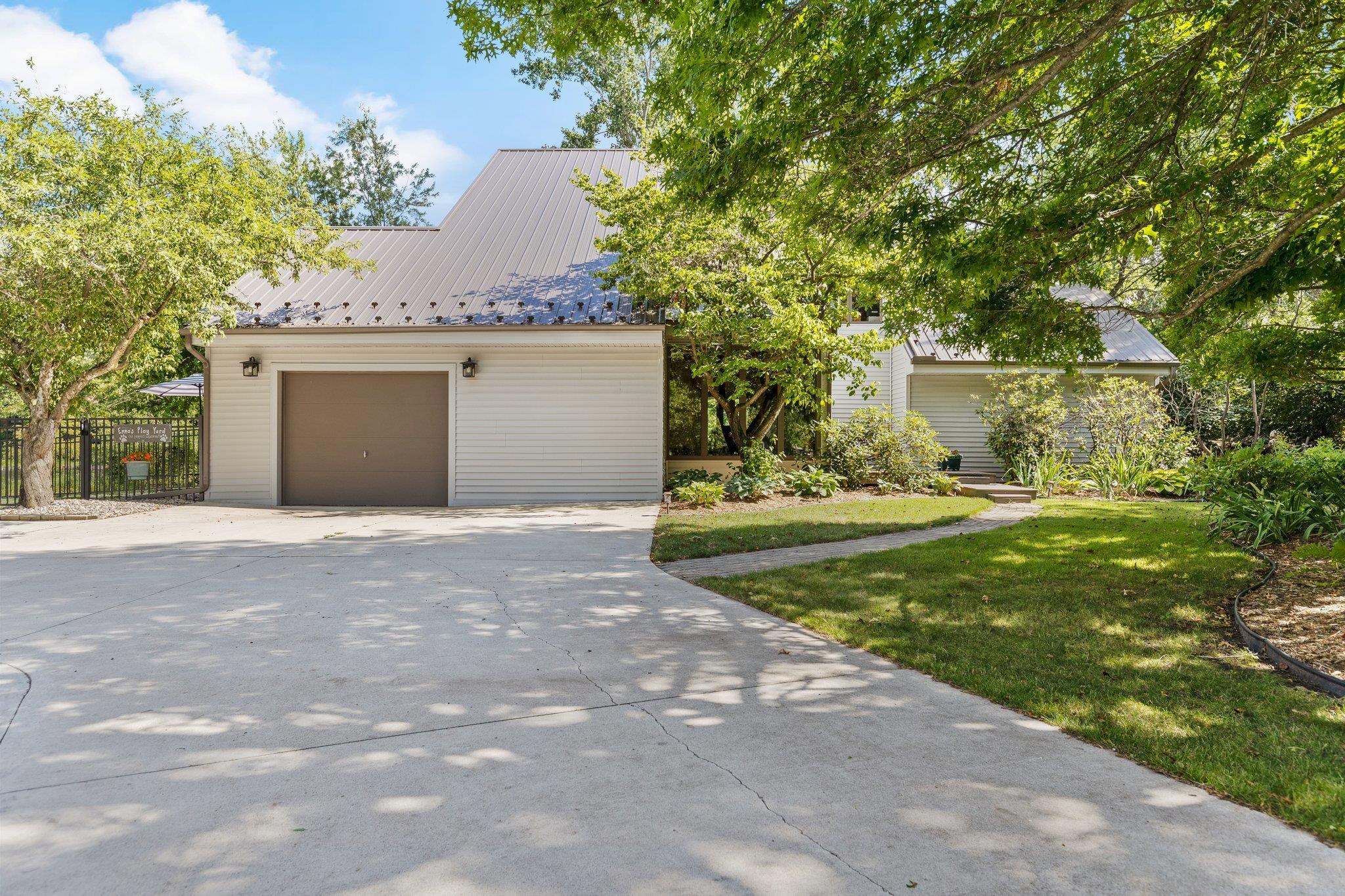 5322 Willow Bend Road Alma, MI 48801 - Photo 2 of 61 1903244-1.JPG