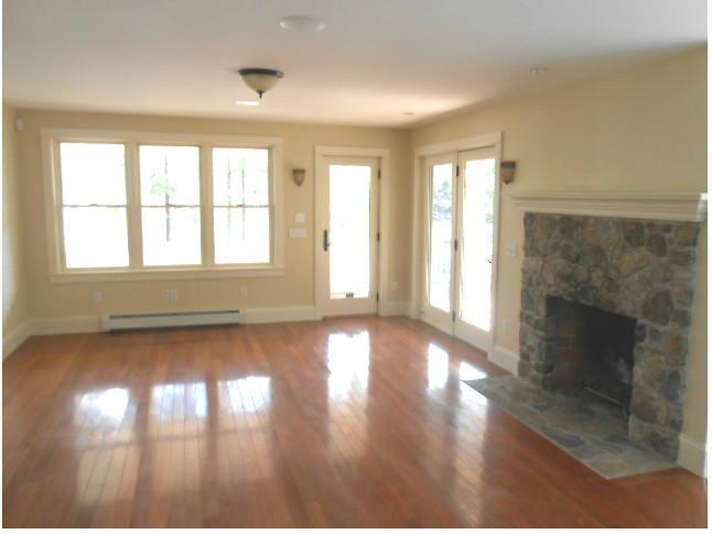 7 Recompense Lane Freeport, ME 04032 - Photo 6 of 33 Living Room.
