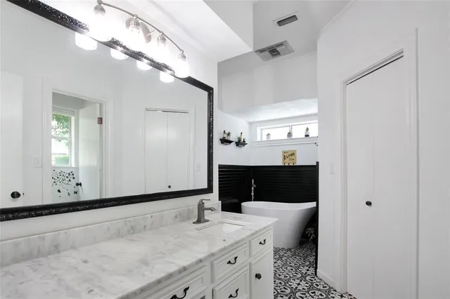 $699,900 | 19413 Highway 79, Jacksonville, TX 75766