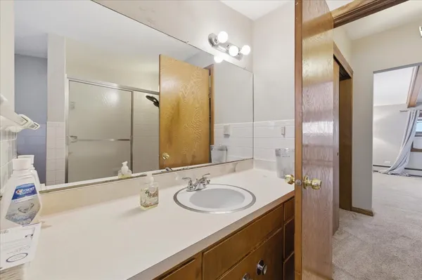 $405,000 | 616 Seneca Drive, Aurora, IL 60506