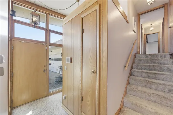 $405,000 | 616 Seneca Drive, Aurora, IL 60506