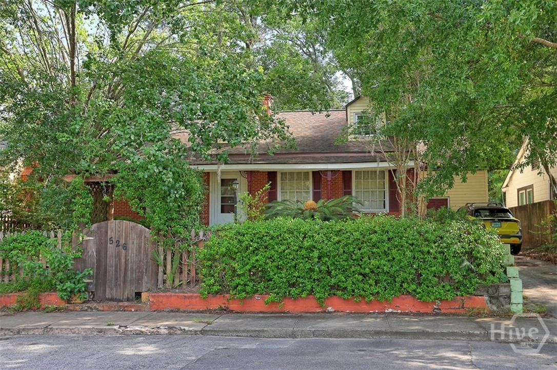 526 R Durant Avenue Savannah, GA 31404 - Photo 2 of 35