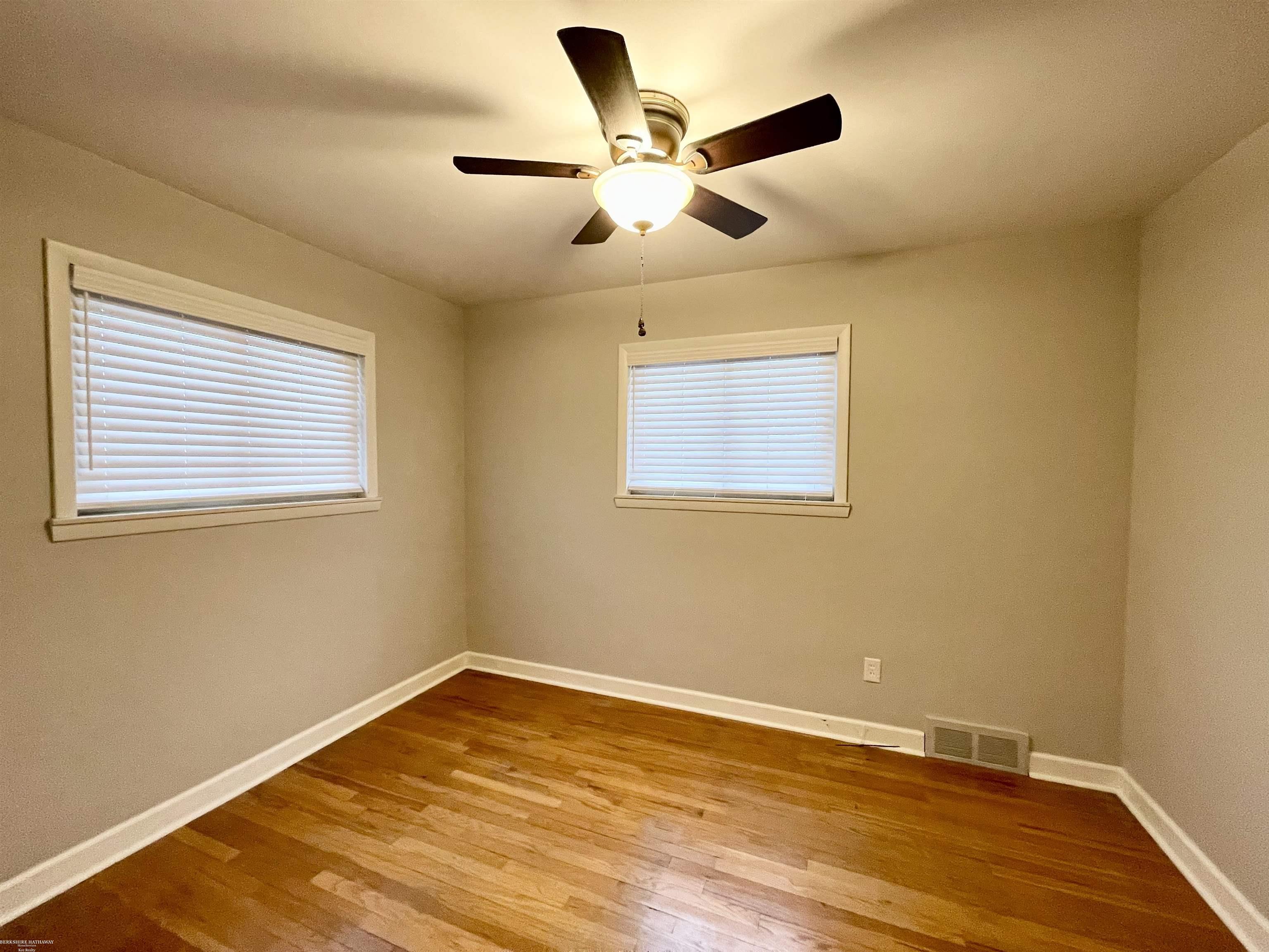 24296 Roxana Avenue Eastpointe, MI 48021 - Photo 12 of 22