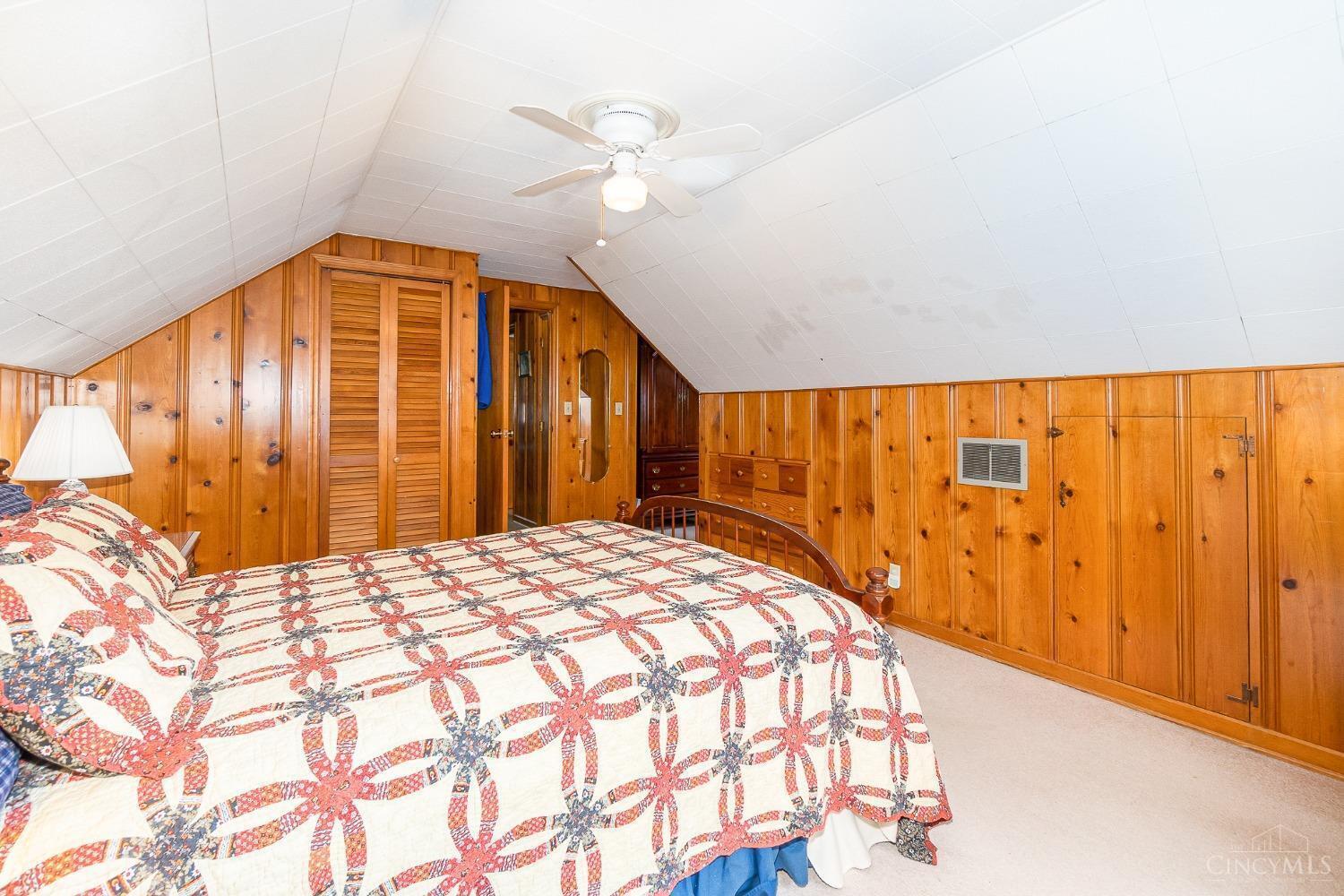 17 Hadley Road Greenhills, OH 45218 - Photo 18 of 36