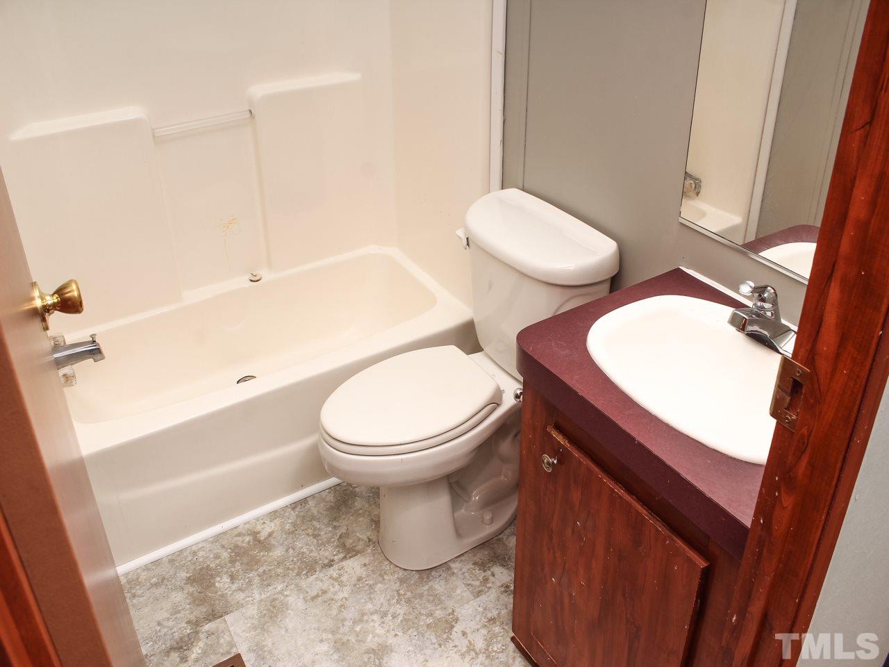 643 Cedar Cove Road Henderson, NC 27537 - Photo 11 of 15 Gallery Image 11
