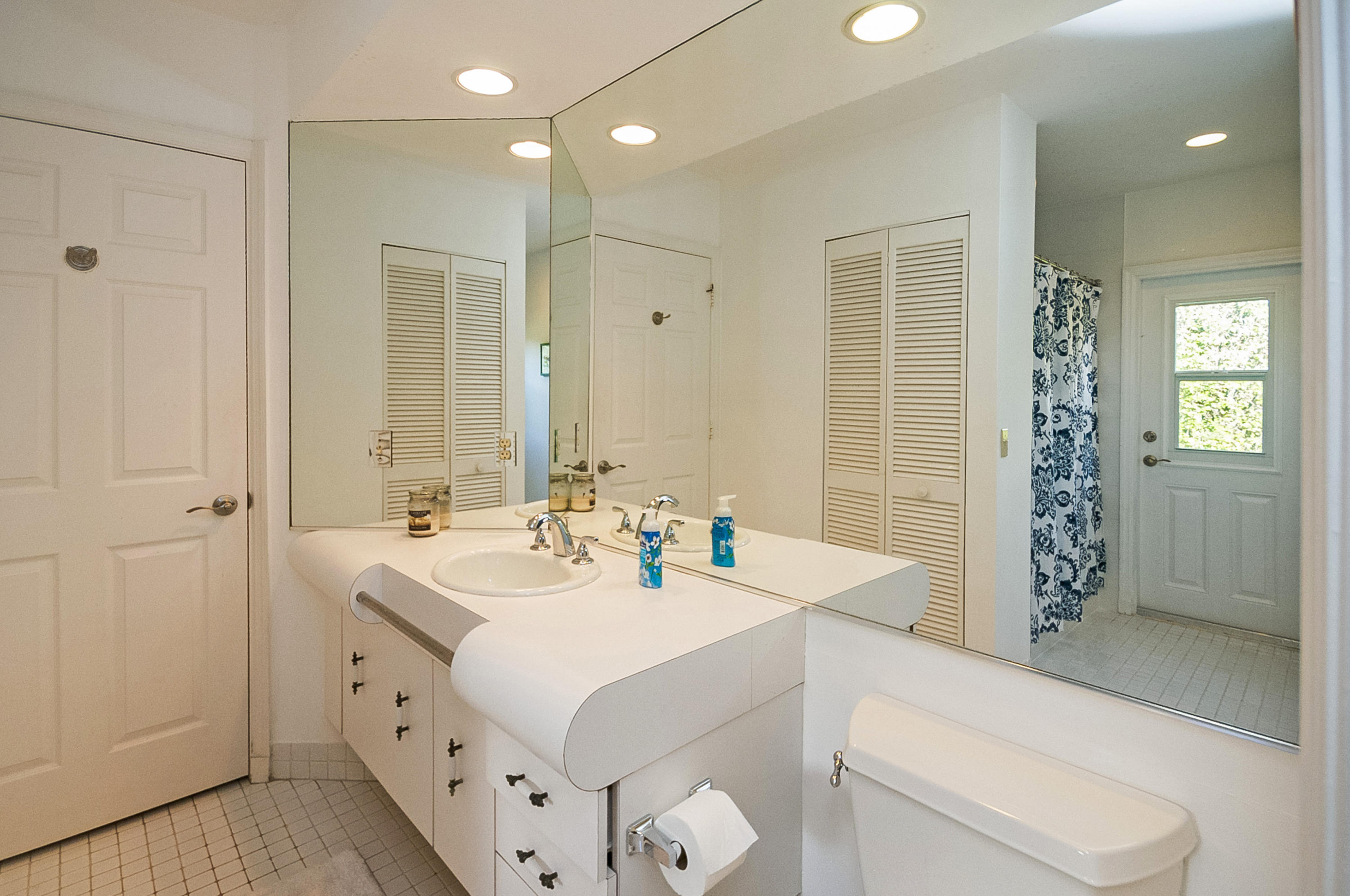 2920 Northwest 28th Terrace Boca Raton, FL 33434 - Photo 25 of 32 Third full bath/Cabana