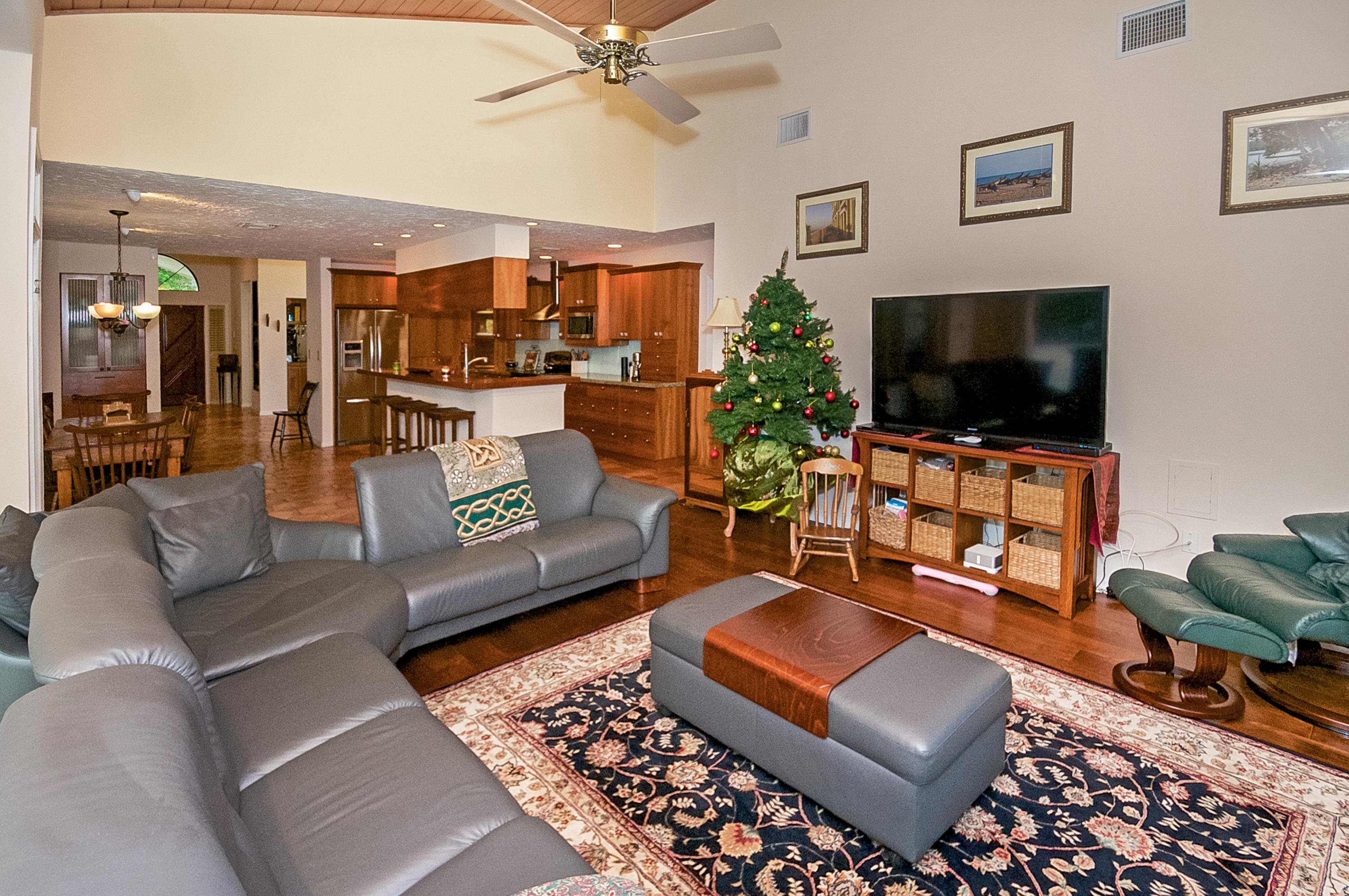 2920 Northwest 28th Terrace Boca Raton, FL 33434 - Photo 6 of 32 Family Room