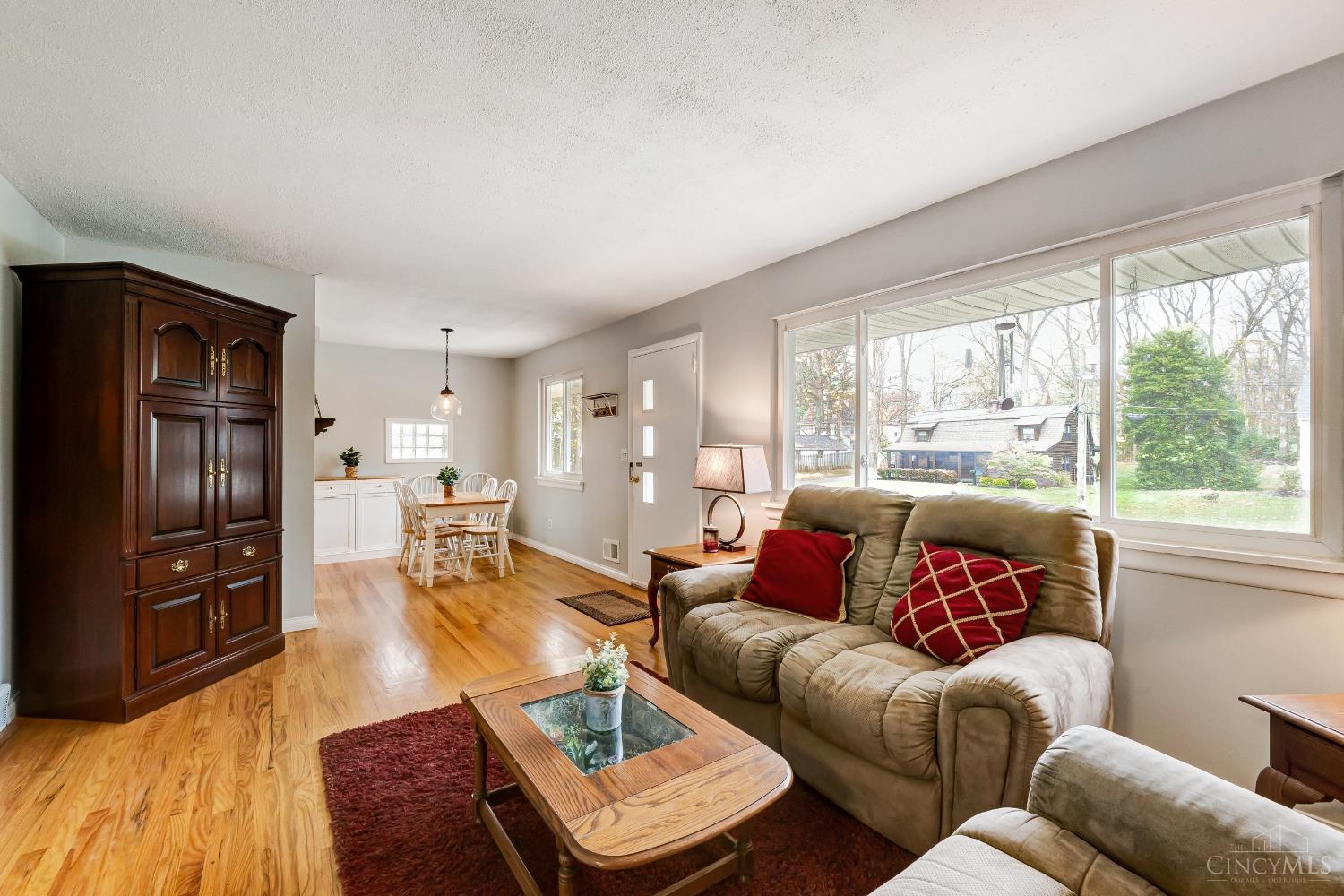 138 Lowland Road Cincinnati, OH 45233 - Photo 3 of 42 Gallery Image 3