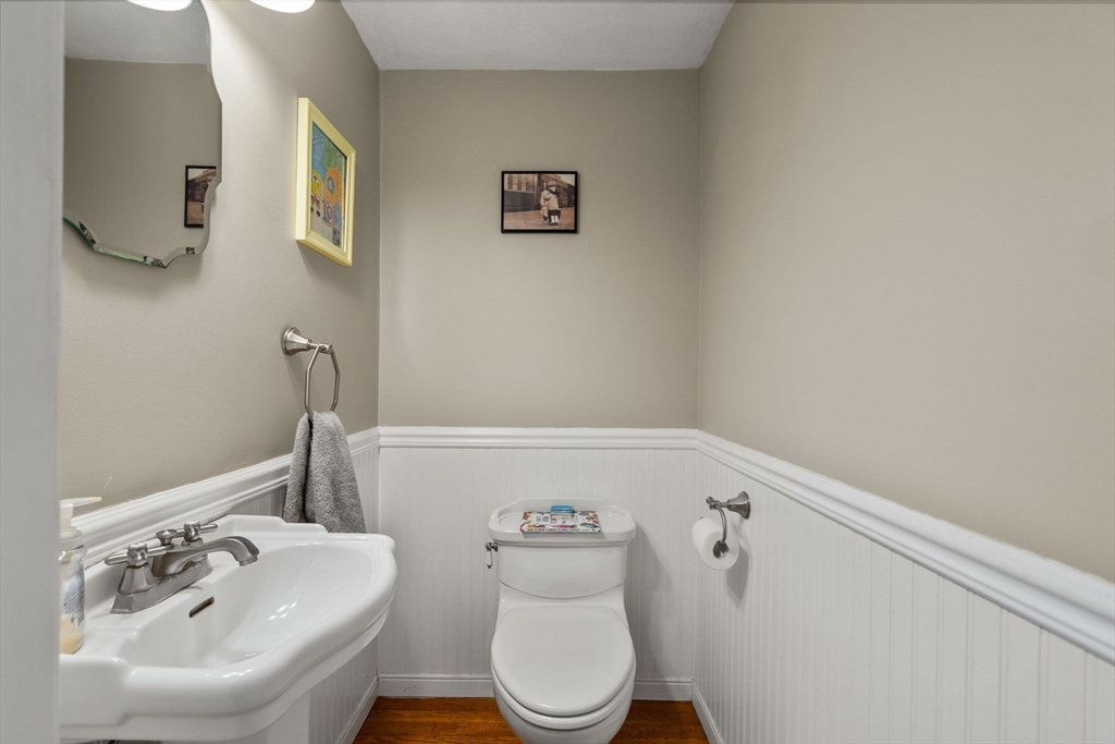 18 Lodge Road Wayland, MA 01778 - Photo 7 of 28