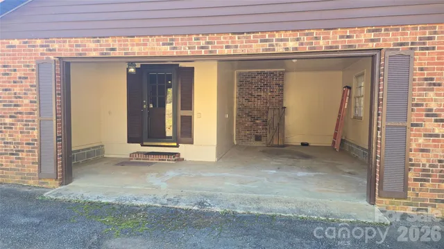 $1,000,000 | 591 Landrum Road, Tryon, NC 28782