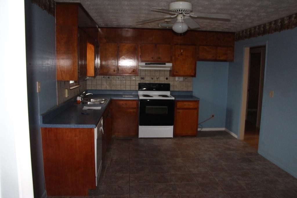 308 Brown Road Crossville, TN 38555 - Photo 3 of 12 Gallery Image 3