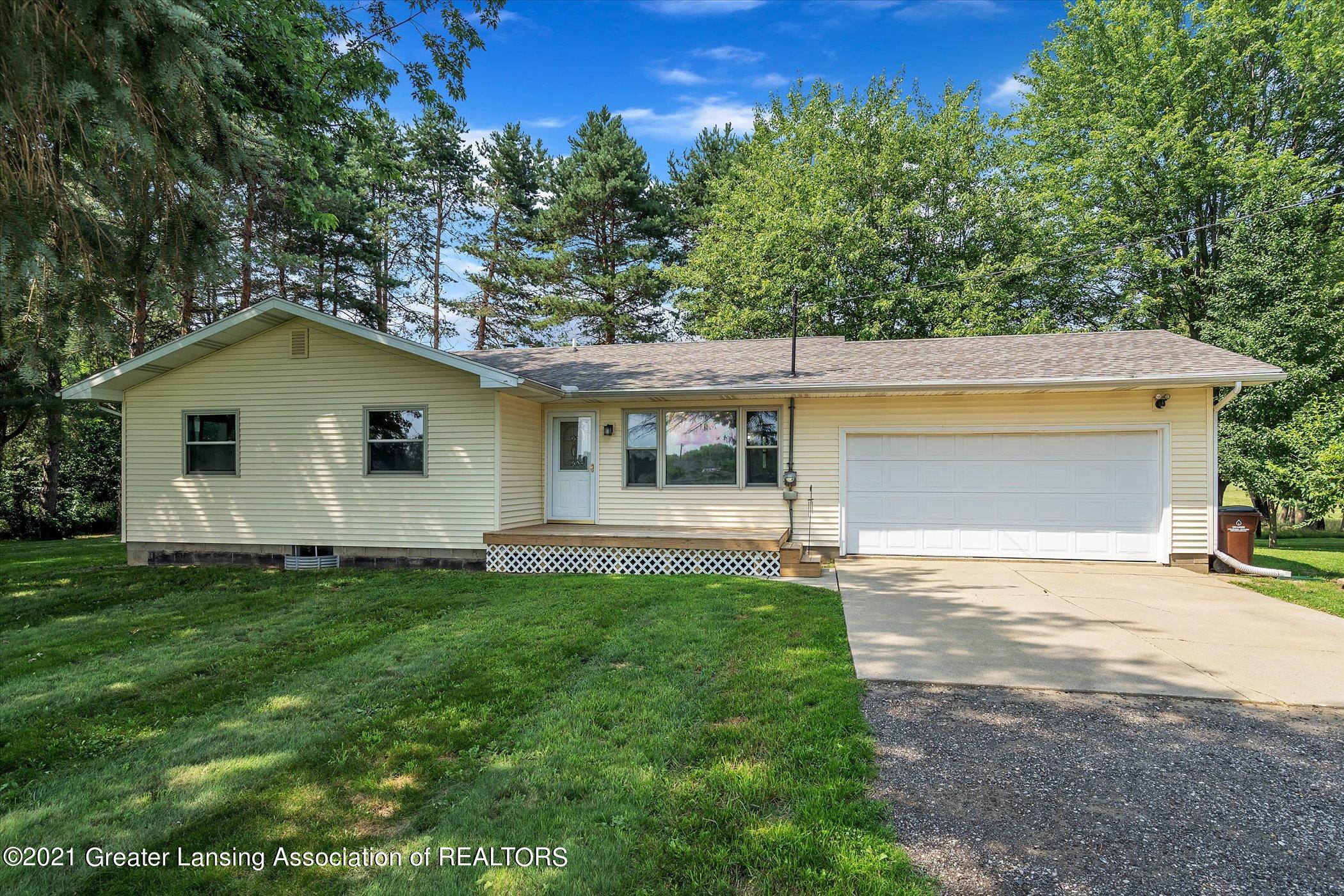 3900 West Grand River Road Owosso, MI 48867 - Photo 3 of 38 03-3900 W Grand River Rd-WindowStill-Rea