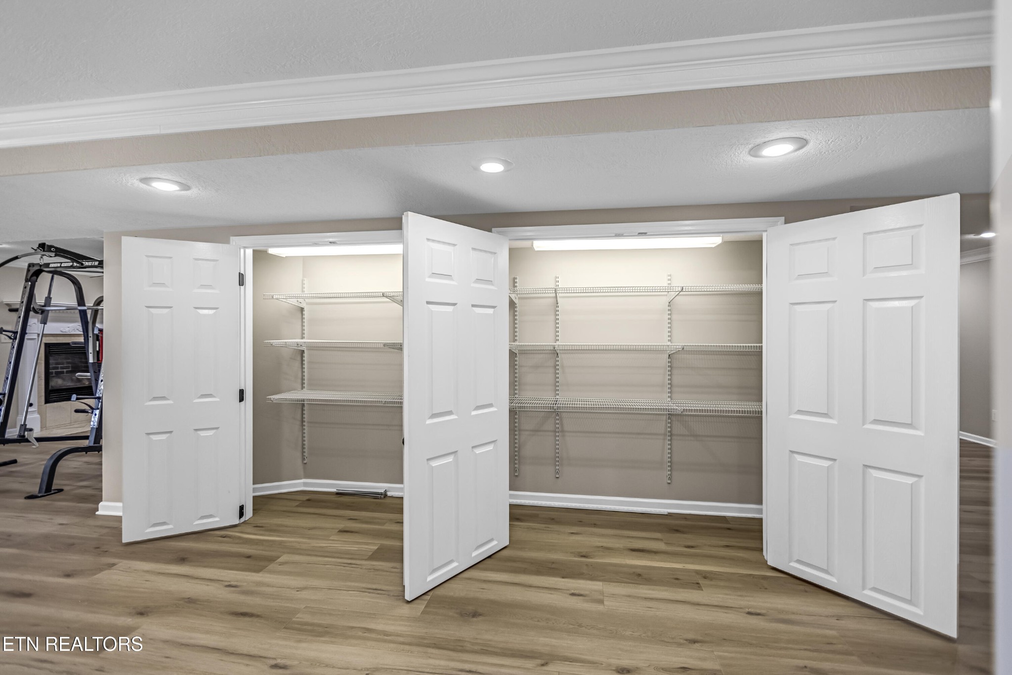 117 Mayview Drive Powell, TN 37849 - Photo 37 of 56 a view of entryway with wooden floor