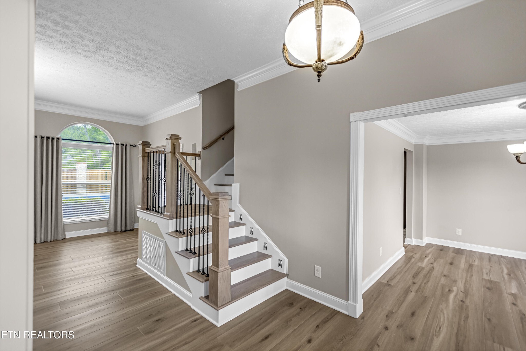117 Mayview Drive Powell, TN 37849 - Photo 5 of 56 a view of entryway with wooden floor