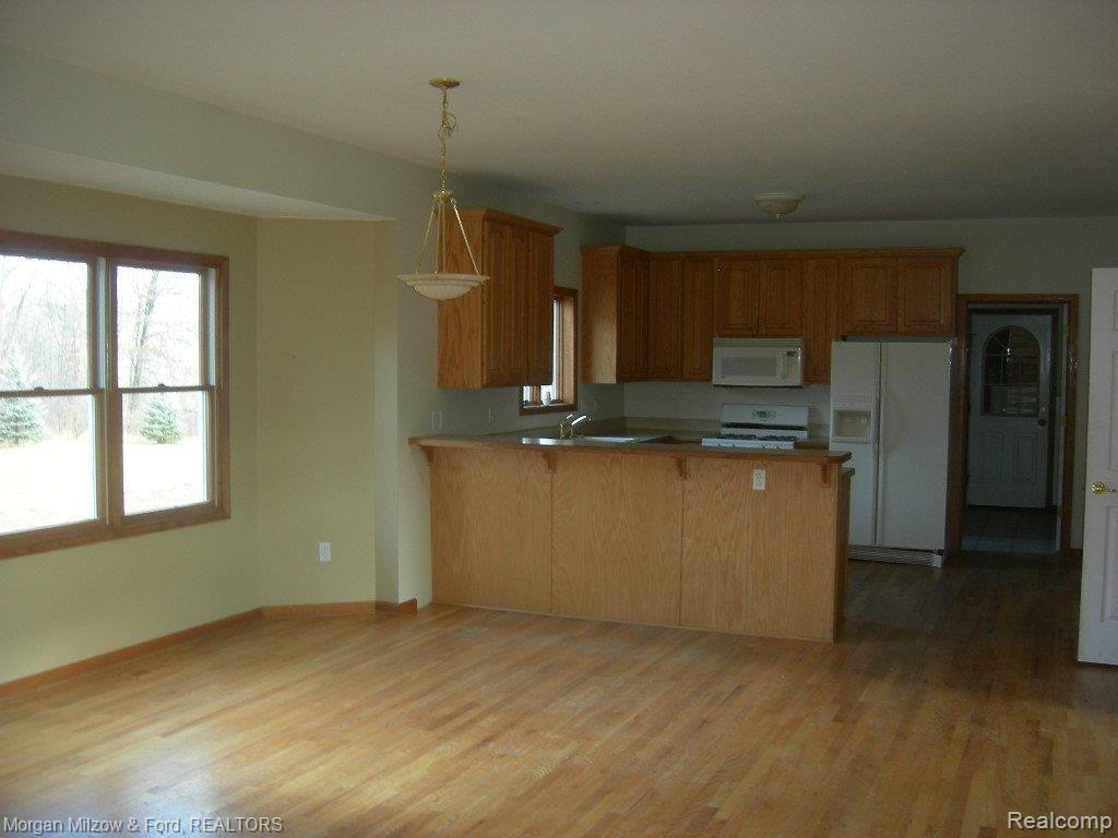 515 Munger Road Holly, MI 48442 - Photo 4 of 19 Breakfast room
