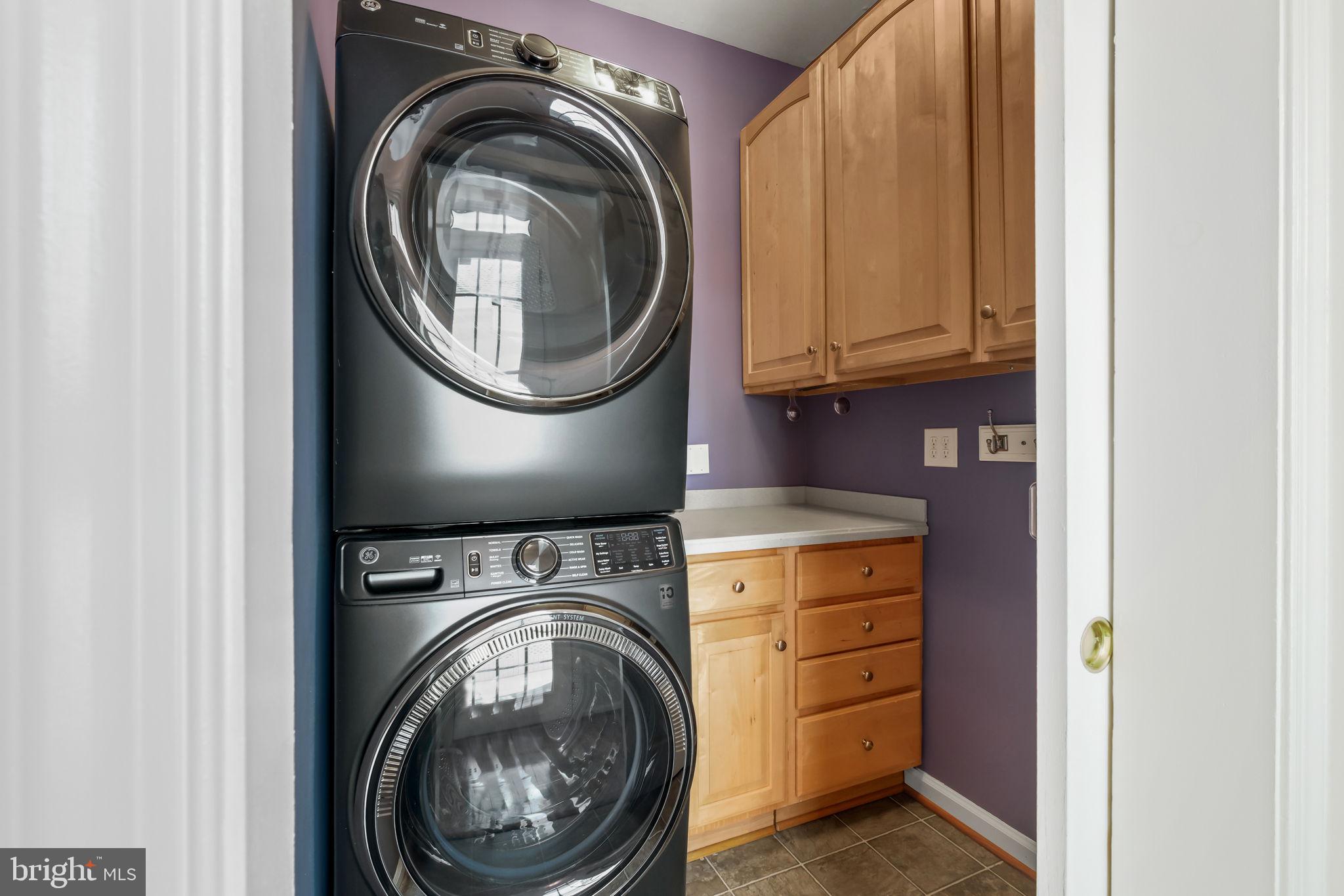 520 Kersten Street Gaithersburg, MD 20878 - Photo 23 of 63 a utility room with dryer and washer