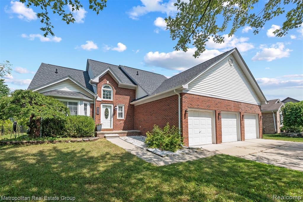 28315 Gold Chesterfield, MI 48047 - Photo 1 of 39