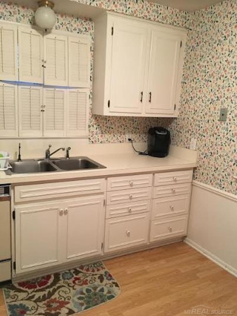644 Cadieux Road Grosse Pointe, MI 48230 - Photo 14 of 22 50121616-13.JPG