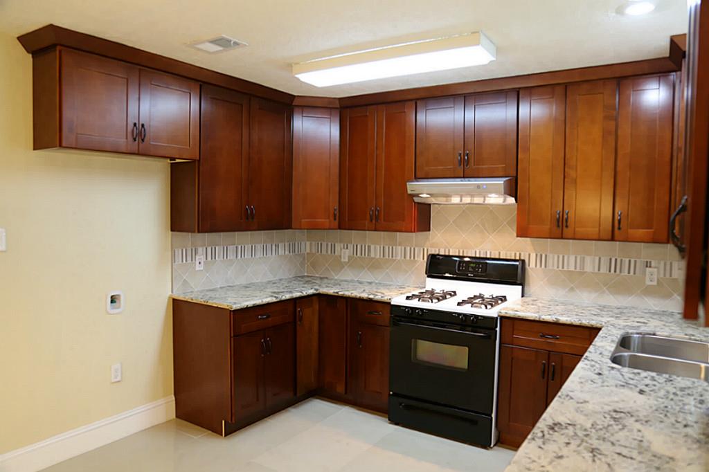 2410 Old Fort Road Sugar Land, TX 77479 - Photo 6 of 22