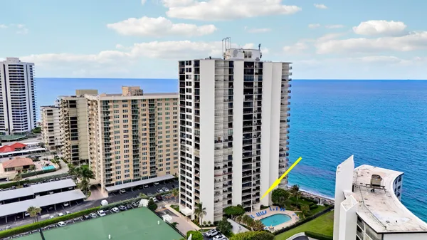 $497,900 | 5420 North Ocean Drive, Unit 204, Singer Island, FL 33404