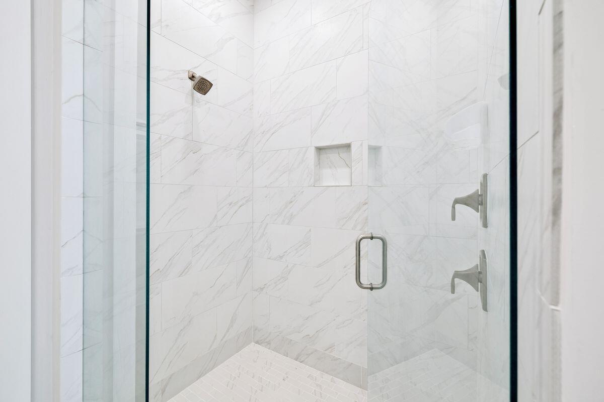 11 East Crabbing Hole Ln Inlet Beach Inlet Beach, FL 32461 - Photo 31 of 59 Primary Bath