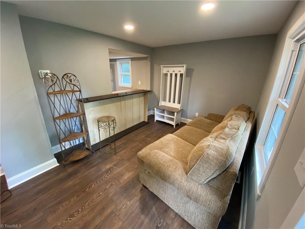 718 Oakview Road High Point, NC 27265 - Photo 3 of 19 Living Room