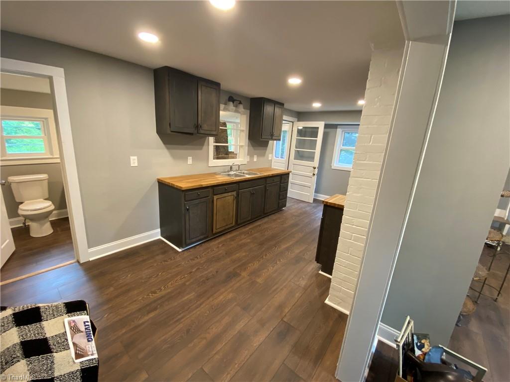718 Oakview Road High Point, NC 27265 - Photo 5 of 19 Kitchen