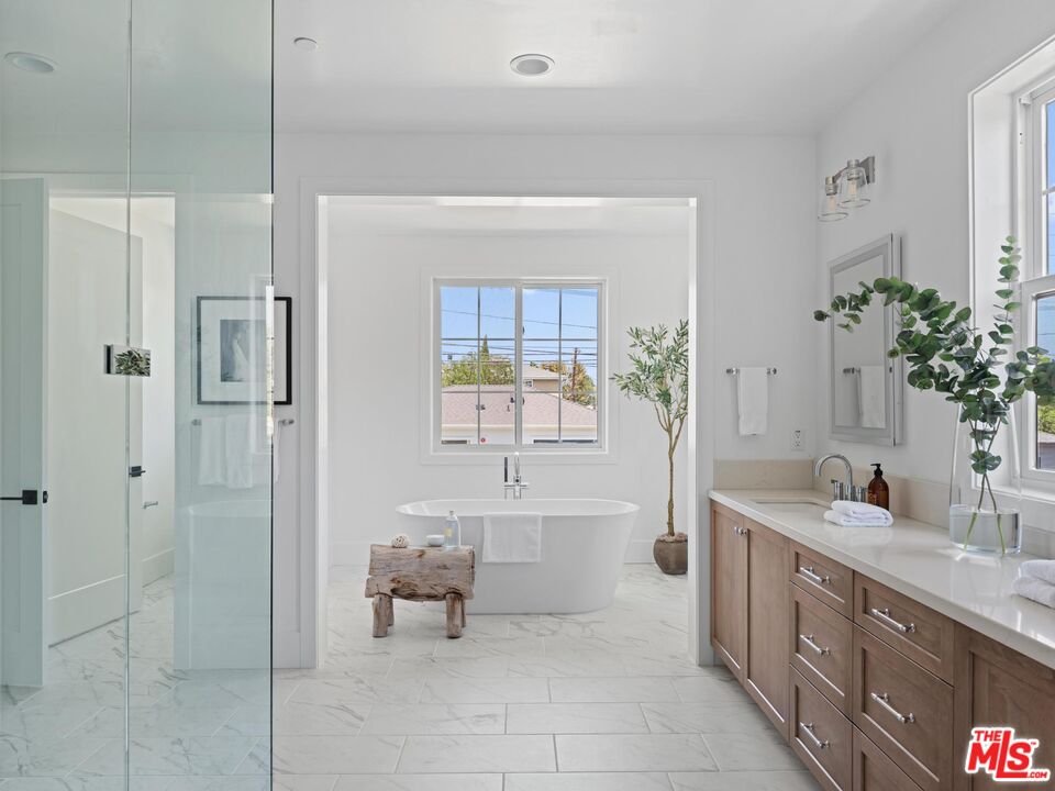 11957 Modjeska Place Los Angeles, CA 90066 - Photo 16 of 26 Gallery Image 16