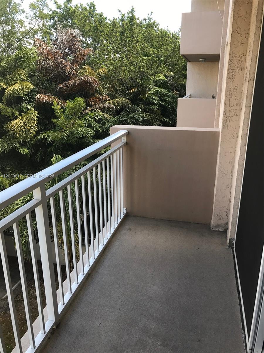 1665 Bay Road, Unit 416 Miami Beach, FL 33139 - Photo 5 of 15