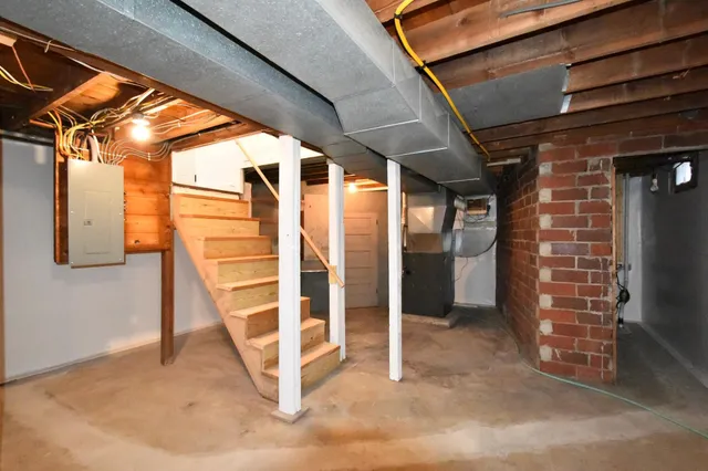 $249,900 | 212 West 3rd Street, Zumbrota, MN 55992