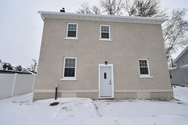 $249,900 | 212 West 3rd Street, Zumbrota, MN 55992