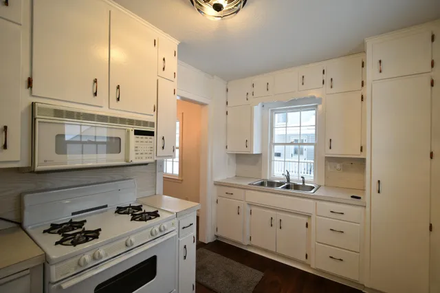 $249,900 | 212 West 3rd Street, Zumbrota, MN 55992