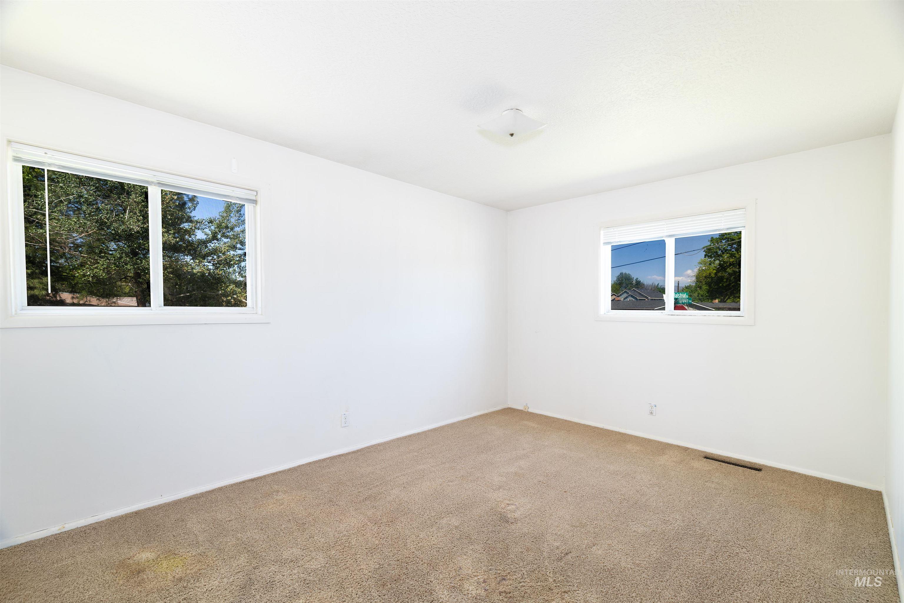 1811 North Maple Grove Road Boise, ID 83704 - Photo 12 of 33